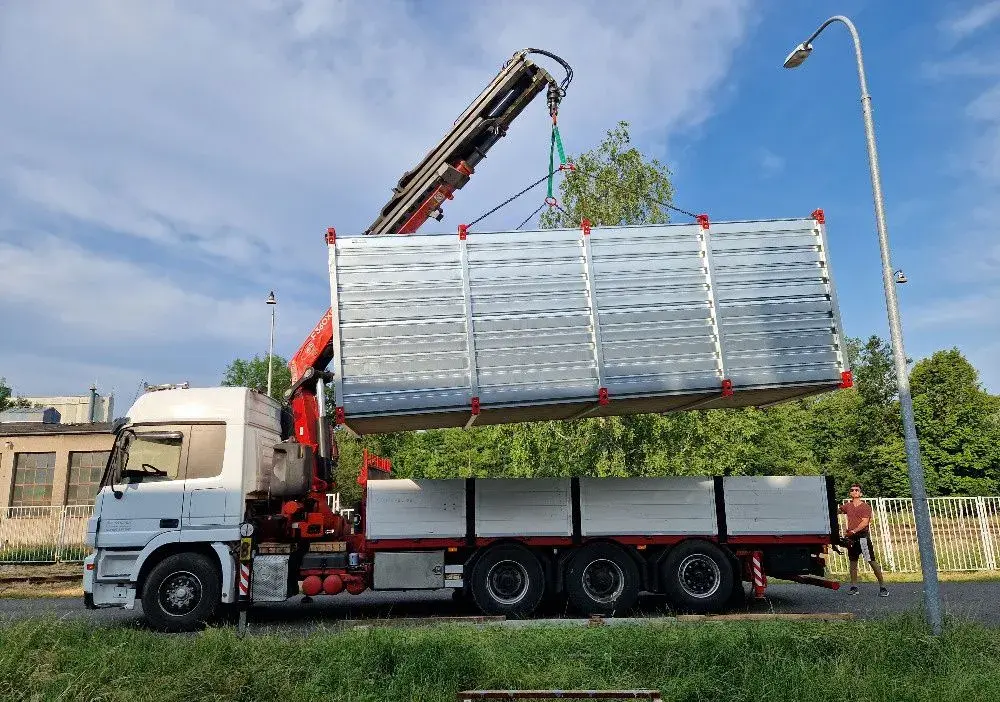 Skladové kontejnery 3m, 4m a 6m