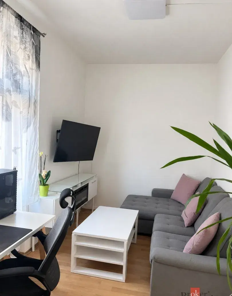 Pronájem, byty/2+kk, 46 m2, Šmídova 833/7, Radvanice, 71600
