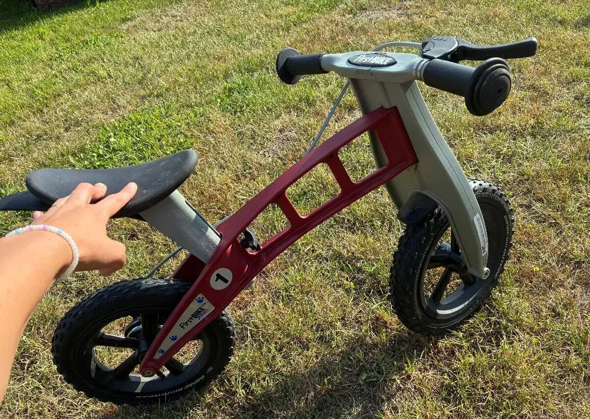 FirstBike odrážedlo cross red (od 22 měsíců do 5 let)