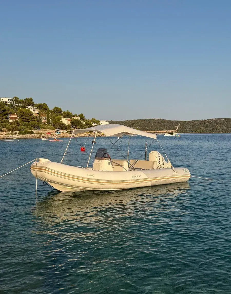 Zodiac Medline 580 Neo Evinrude 115 k - podzimní sleva