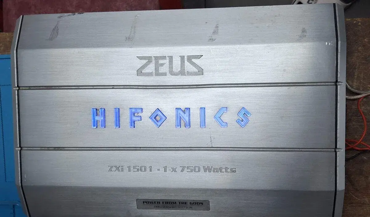 Hifonics ZXi 1501 -1 kan. monoblok 750W