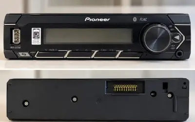 Odnímatelný přední panel autorádia Pioneer – Bluetooth, FLAC