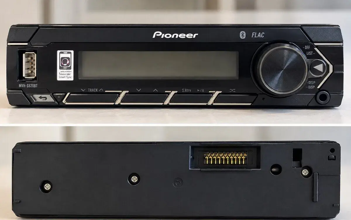 Odnímatelný přední panel autorádia Pioneer – Bluetooth, FLAC