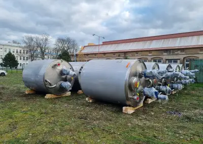 6000 litrů míchaný nerezový zásobník