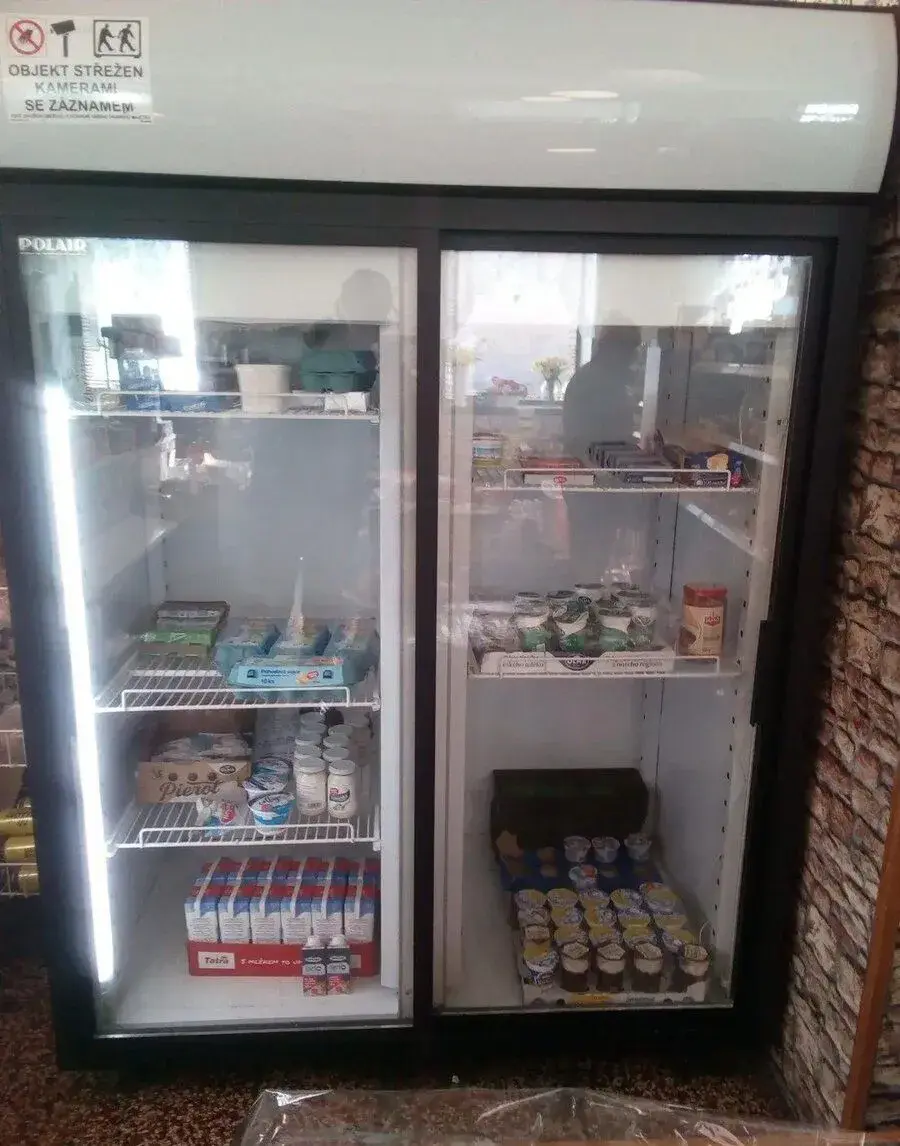 Prodej lednice 1400l