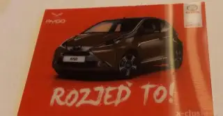 Toyota AYGO – měnící se reklamní karta