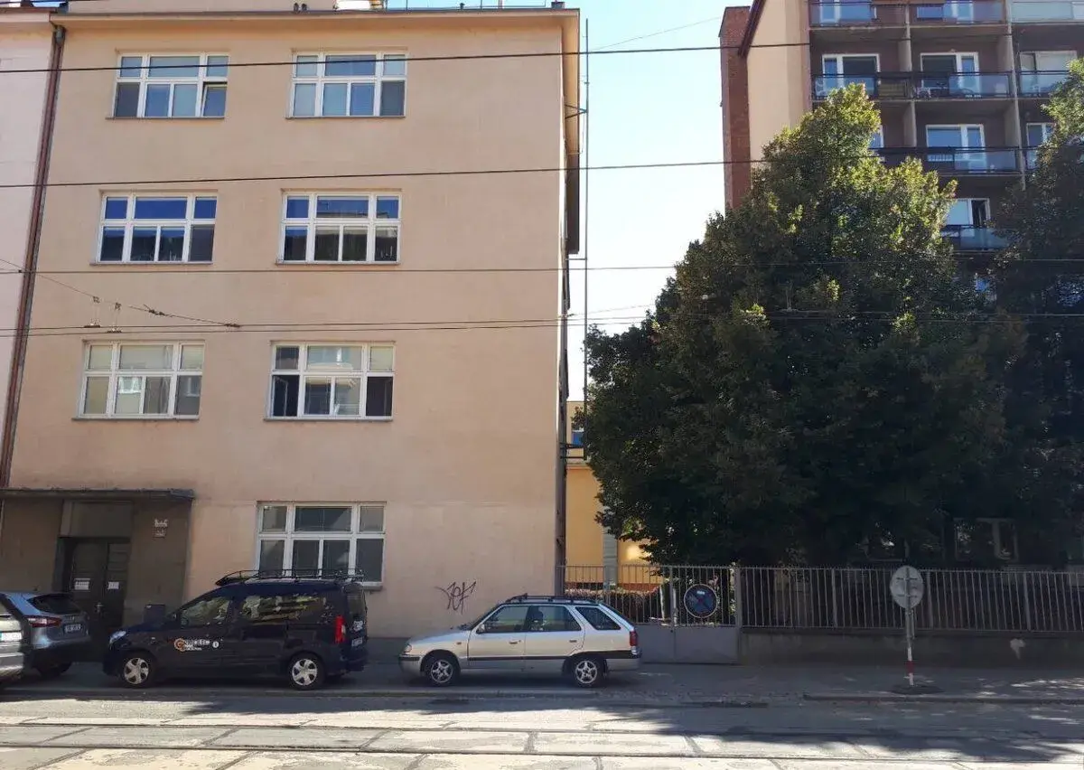 Pronájem parkovacího stání ve dvoře - Brno - Vranovská