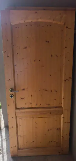 Interiérové dřevěné dveře.
