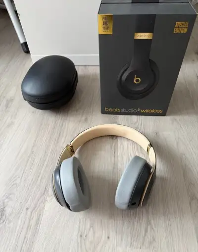 Sluchátka Beats studio 3 wireless (zlomené sluchátko)