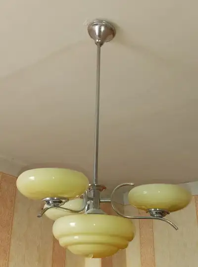 Starožitný tříramenný lustr