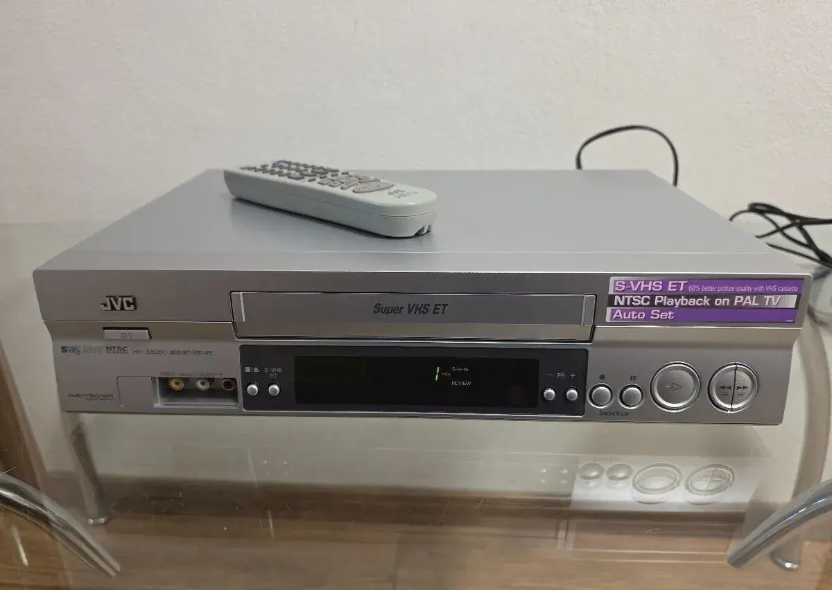 JVC HR-S5950EU s podporou technologie S-VHS ET