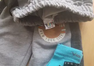 Chlapecké tepláky vel.116, ponožky voxx