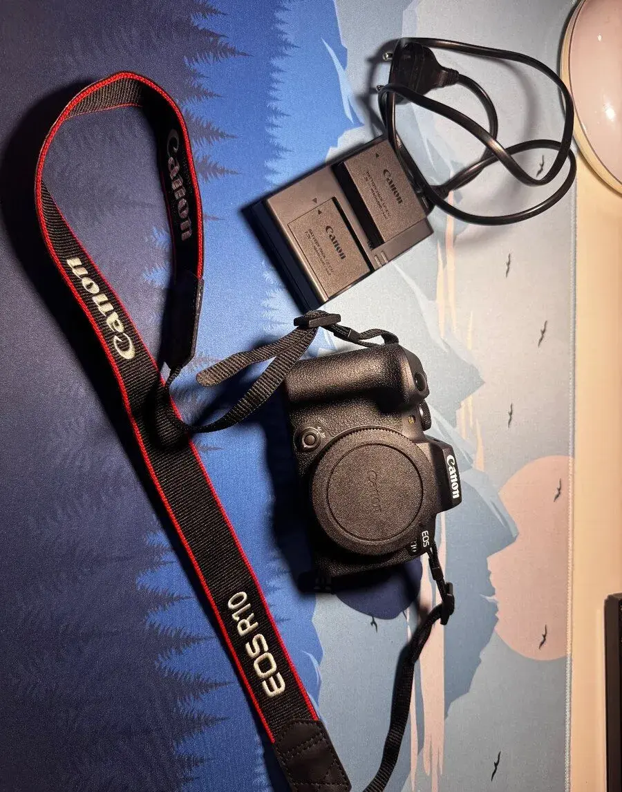Canon EOS R10 - 6000 shutter count, stále v záruce