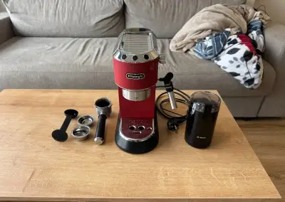 Kávovar DeLonghi Dedica Zánovní