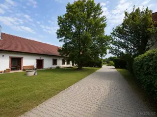 Rodinný dům se stájemi a rozsáhlými pozemky, Nymbursko🐴