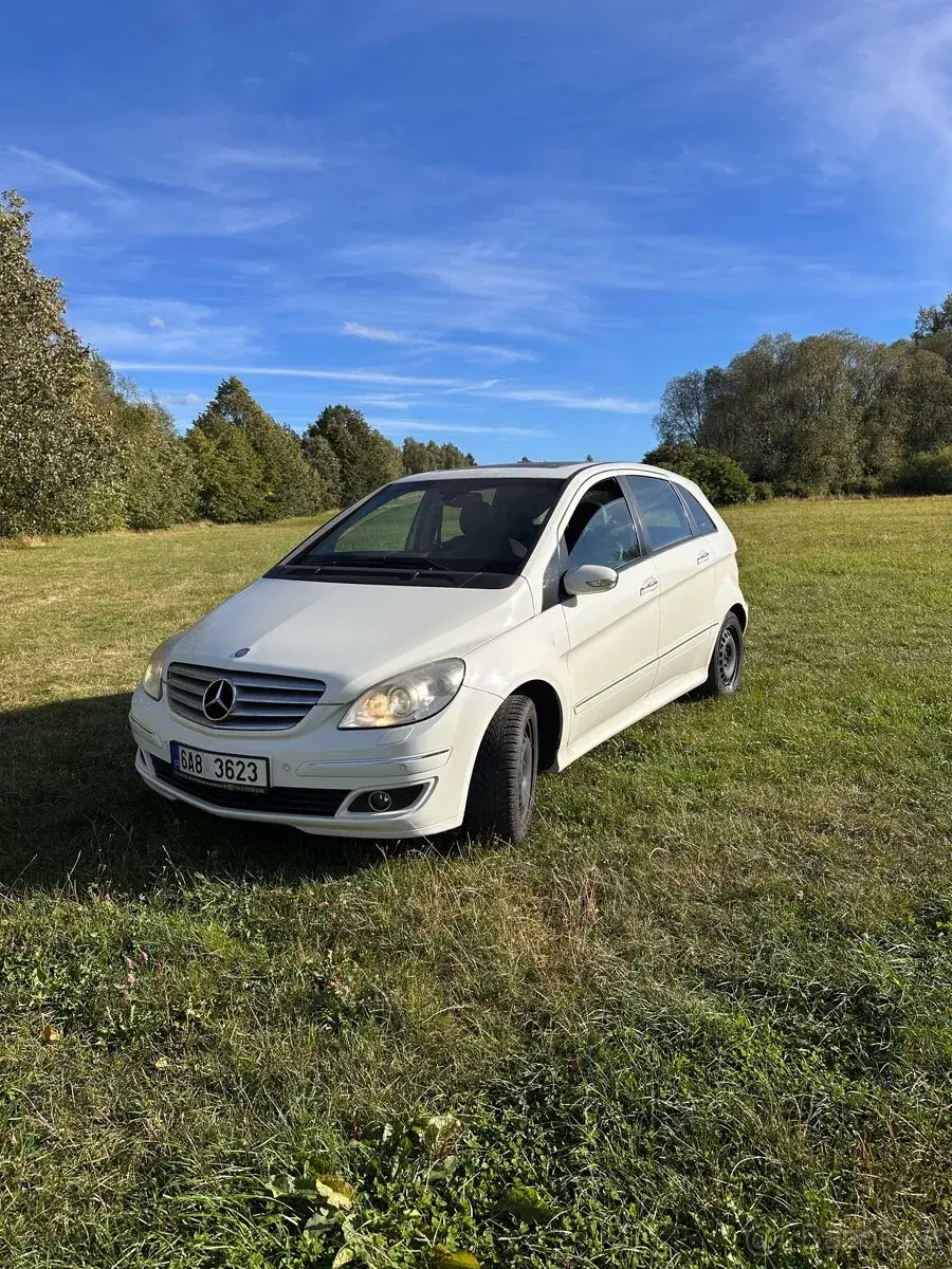 Mercedes-Benz B200