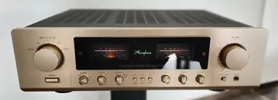 Accuphase E-213