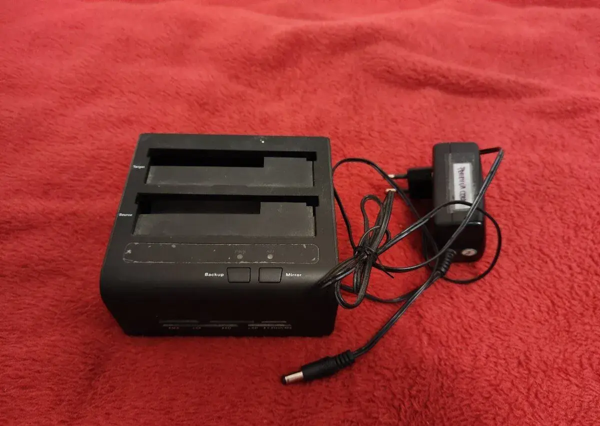 Dokovací stanice dvojitá pro disk 2.5-3.5 SATA - USB2.0 - eS