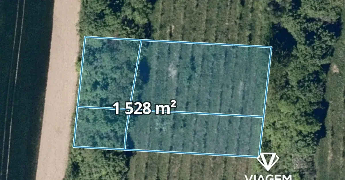 Pole 1 528 m²