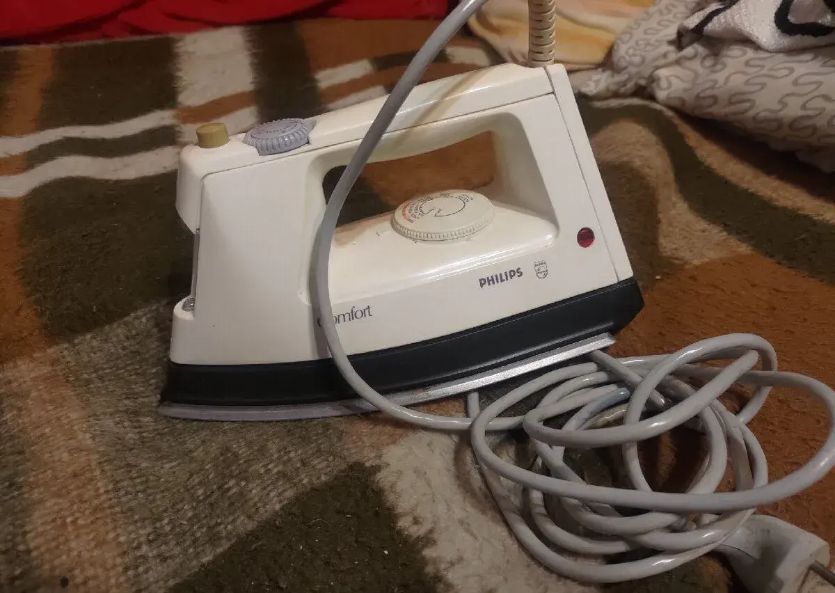 Žehlička philips 1000W