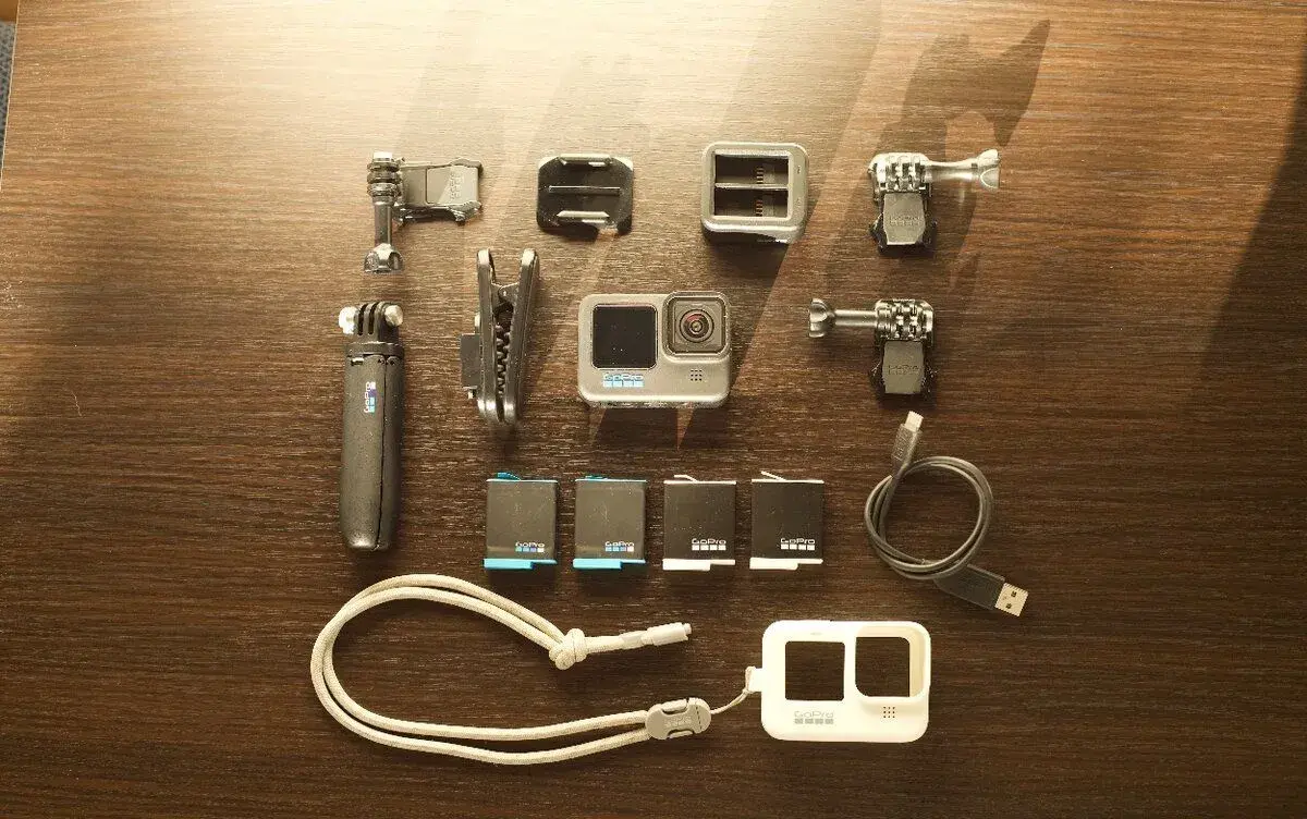 GoPro HERO 10 Black + bohaté originální příslušenství