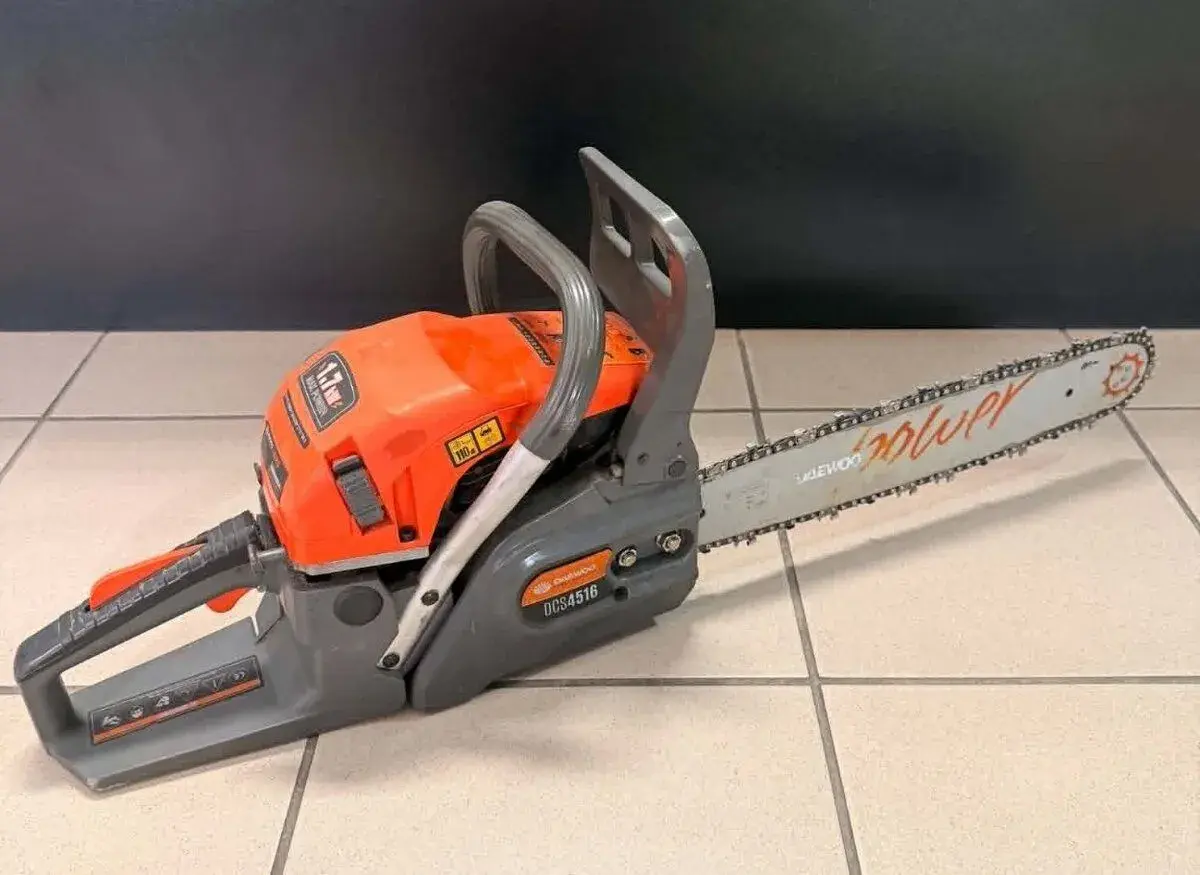 Daewoo DCS4516 benzínová řetězová pila
