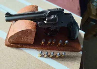 flobert,Historický,HISTORICKÝ REVOLVER SW 32 sw+10ks nábojů
