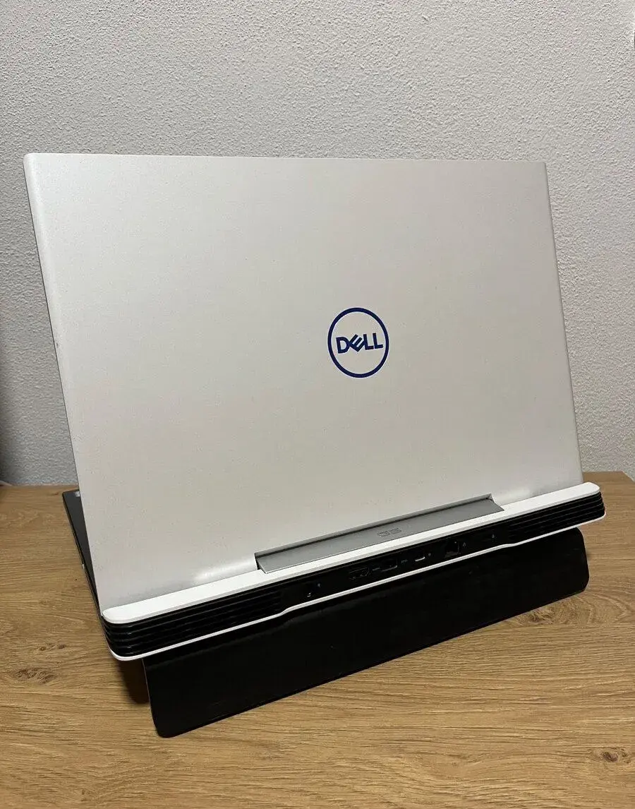 Dell G5 15 (5590) - herní notebook