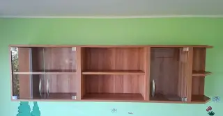 Závěsná skříň