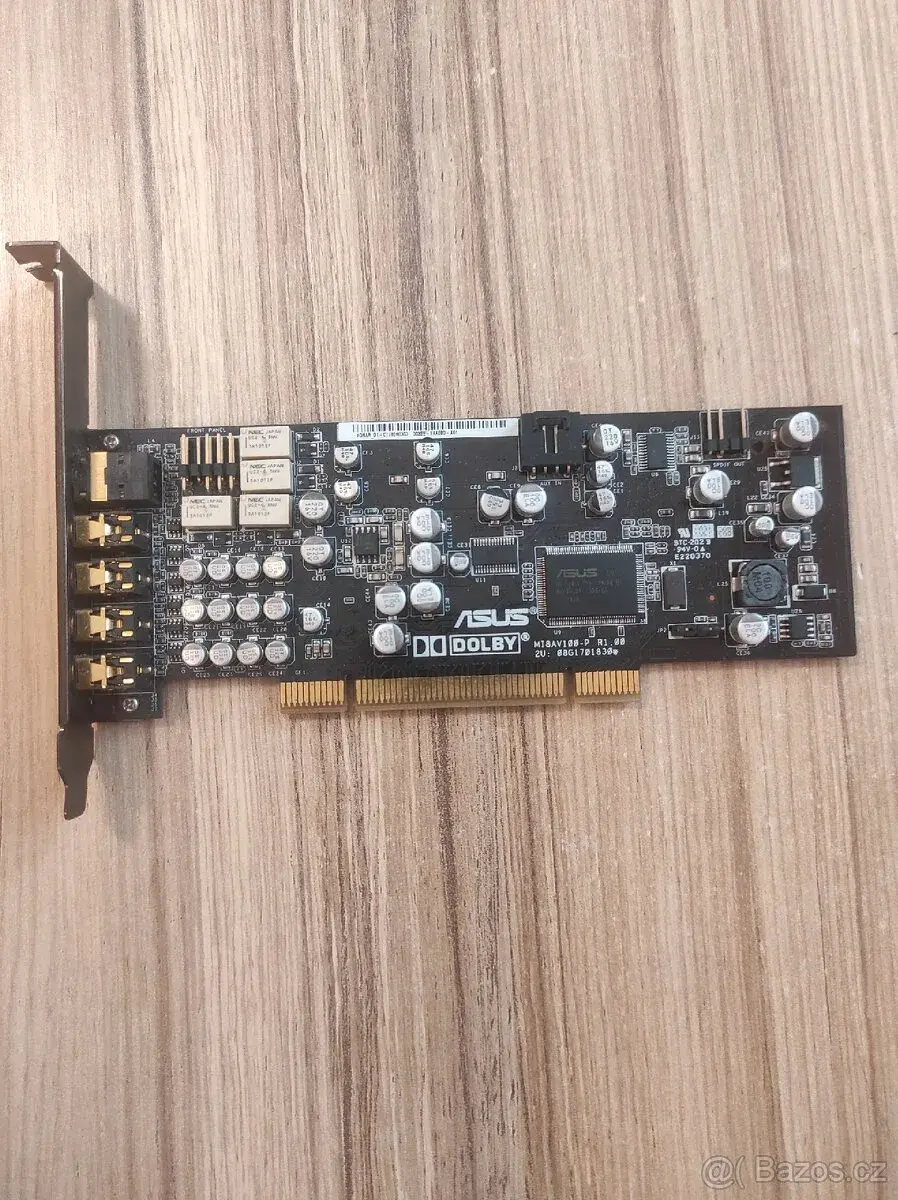 Zvukovou kartu ASUS Xonar D1 (PCI).