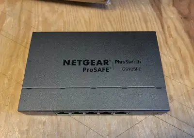 Netgear GS105PE gigabit switch, PoE pass-through