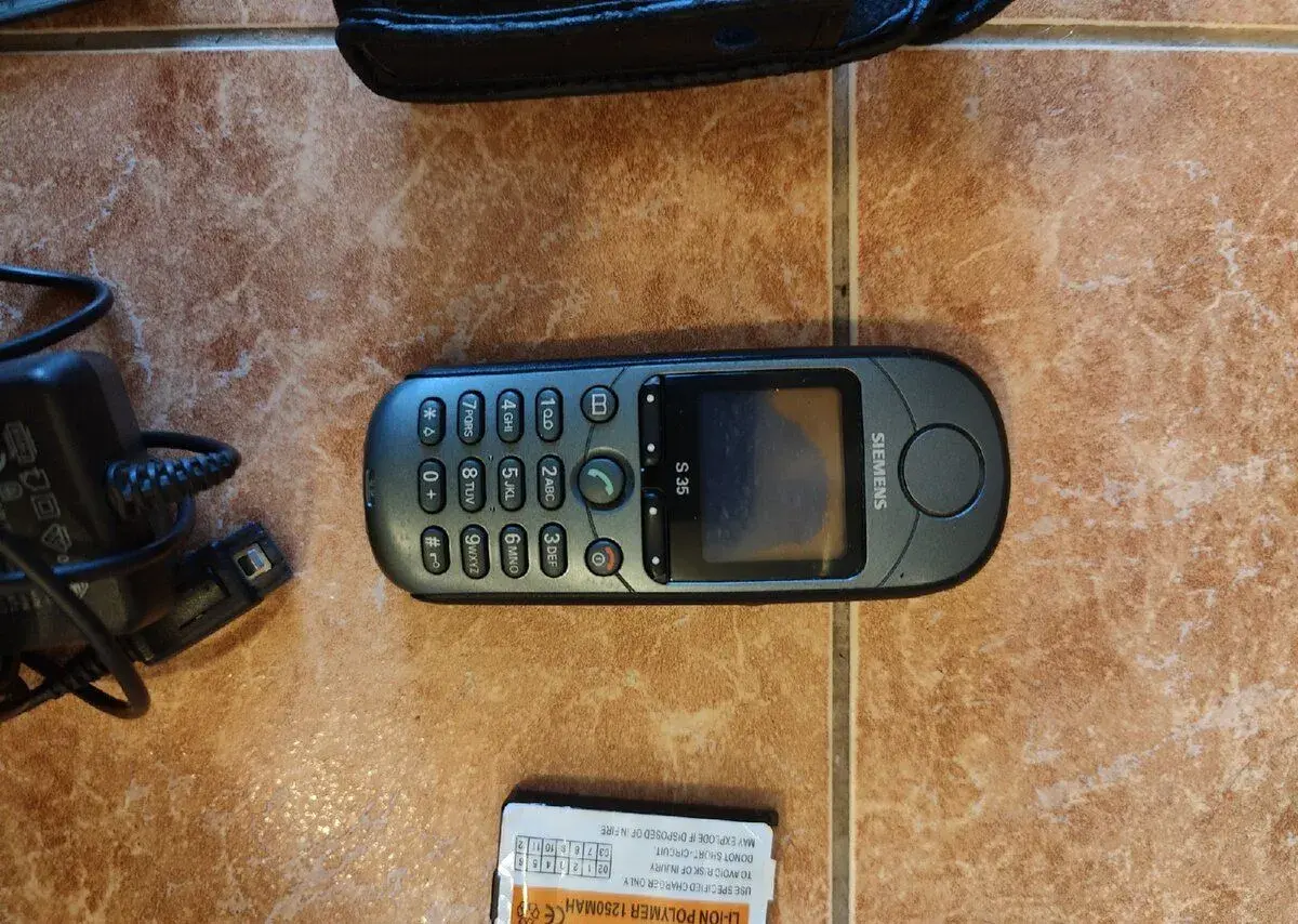 Mobil tlačítkový