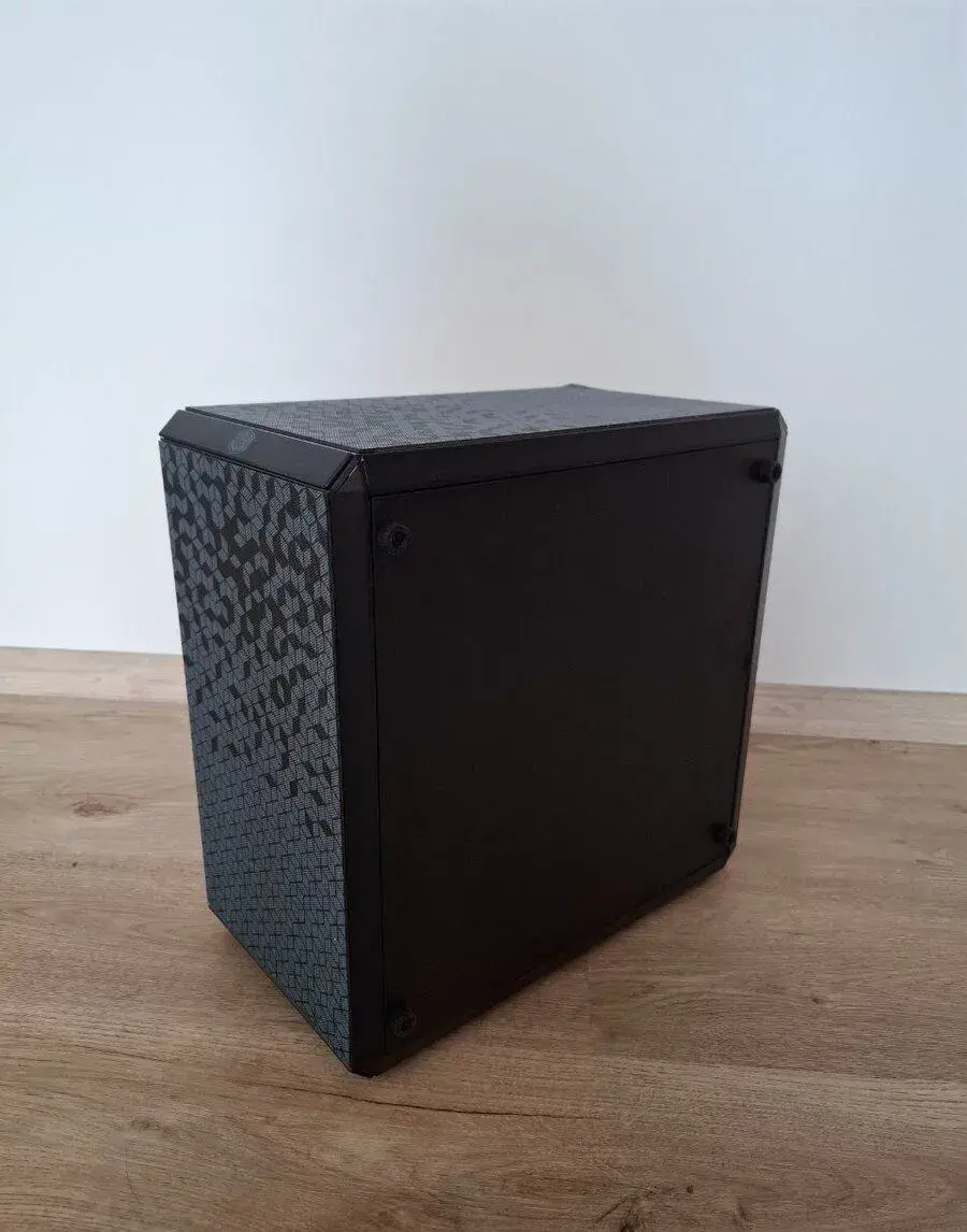 Cooler Master PC skříň – černá