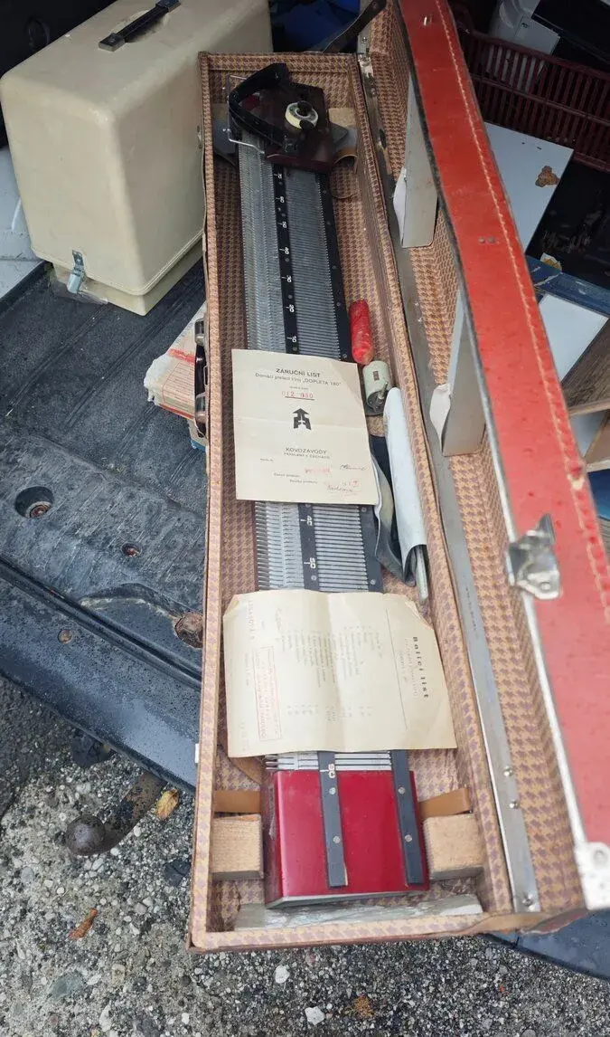 Vintage pletací stroj DOPLETA 180