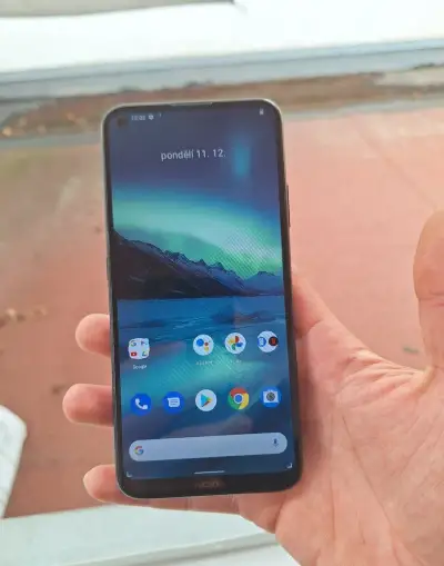 Nokia 5.4 (Dual SIM), barva Polar Night – Spolehlivý telefon