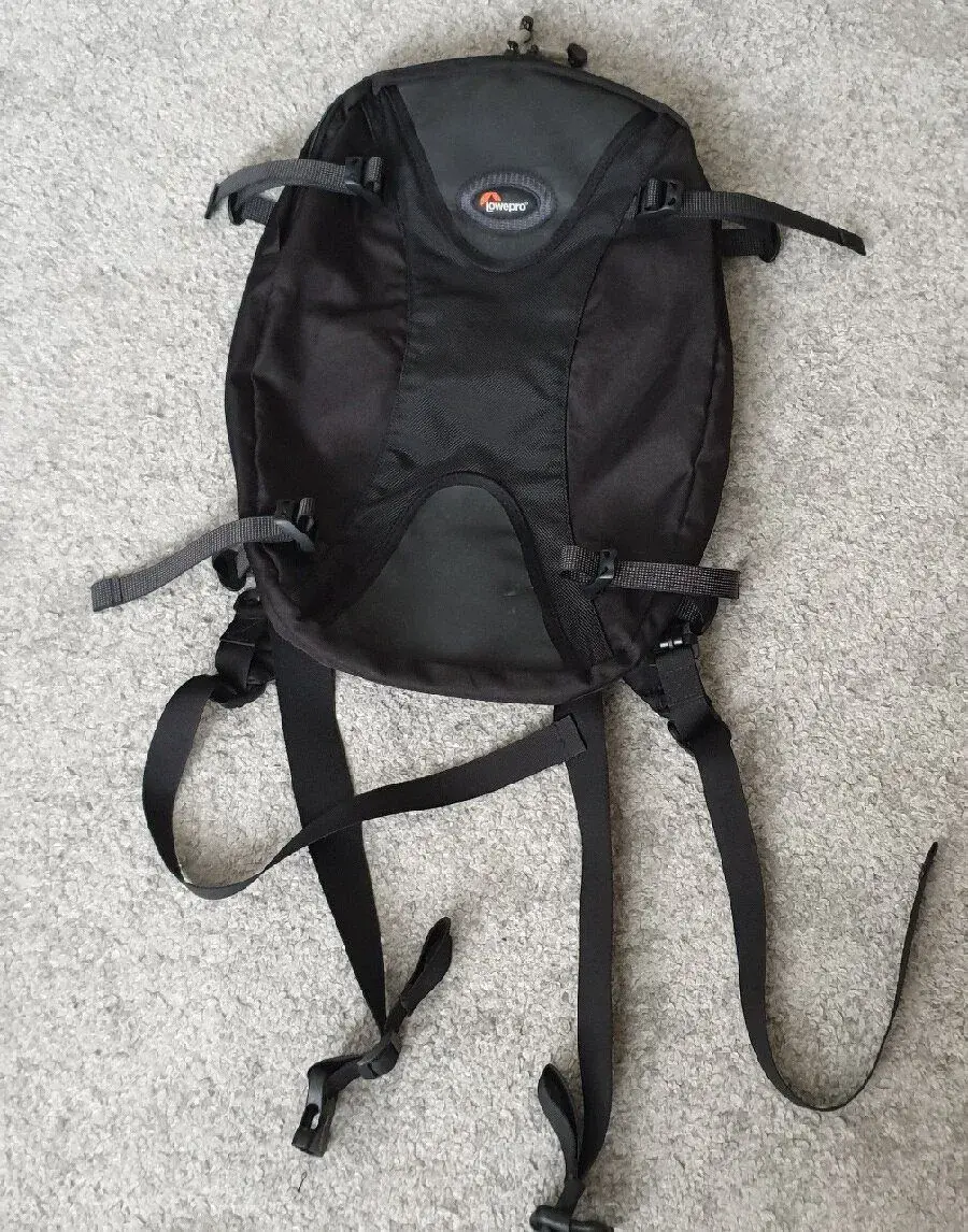 Lehký batoh Lowepro