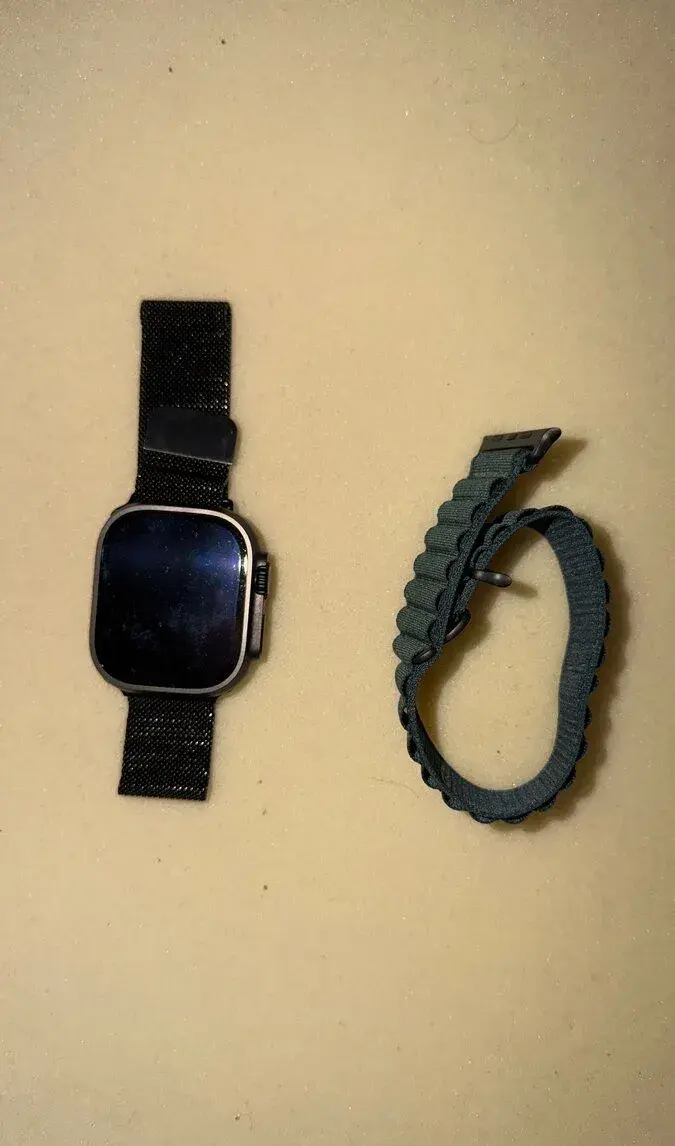 Apple Watch Ultra 2 49mm měsíc staré