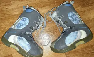 Boty na Snowboard NIDECKER (délka stélky 25cm)