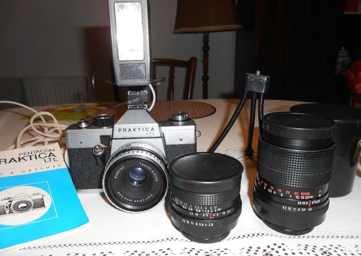 Praktica LTL včetně blesku