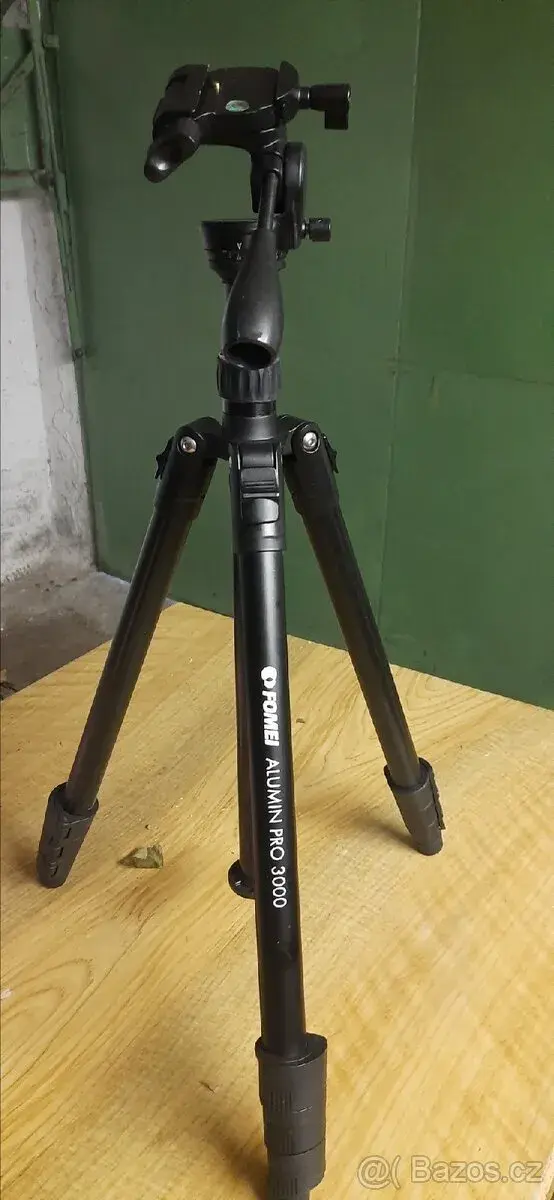 Stativ na foťák a kameru HK