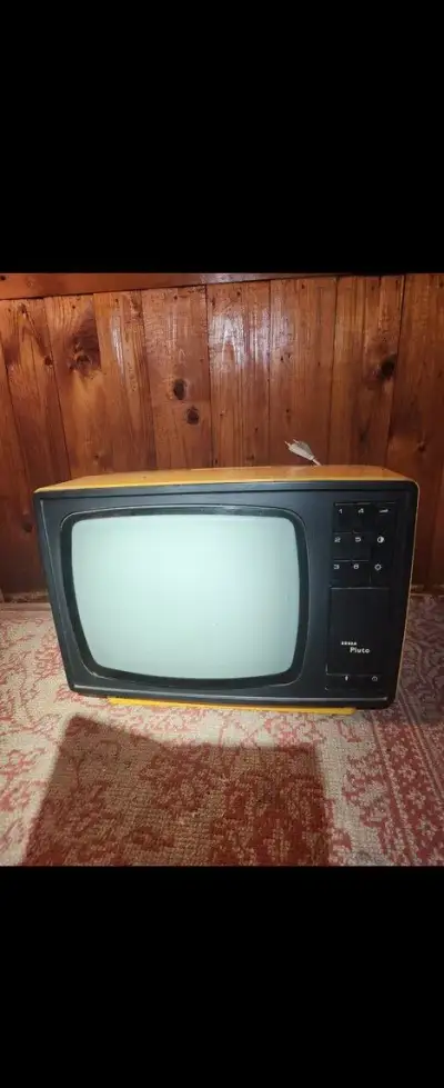 Retro televize tesla pluto