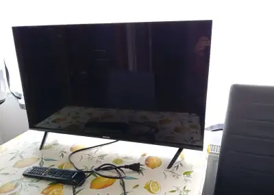 LED Televize Sencor 82 cm DVB - T2