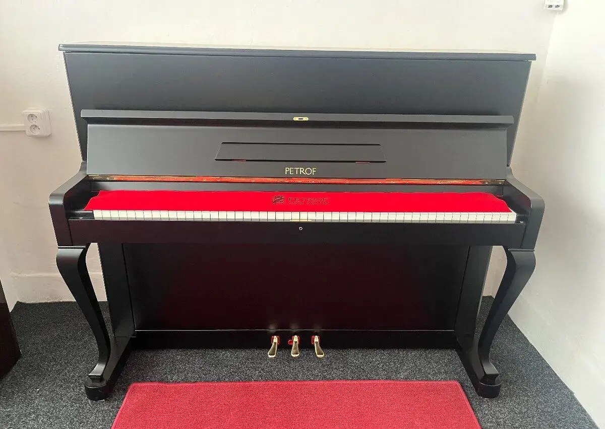 Piáno, pianino Petrof 115chippendale.Záruka a doprava