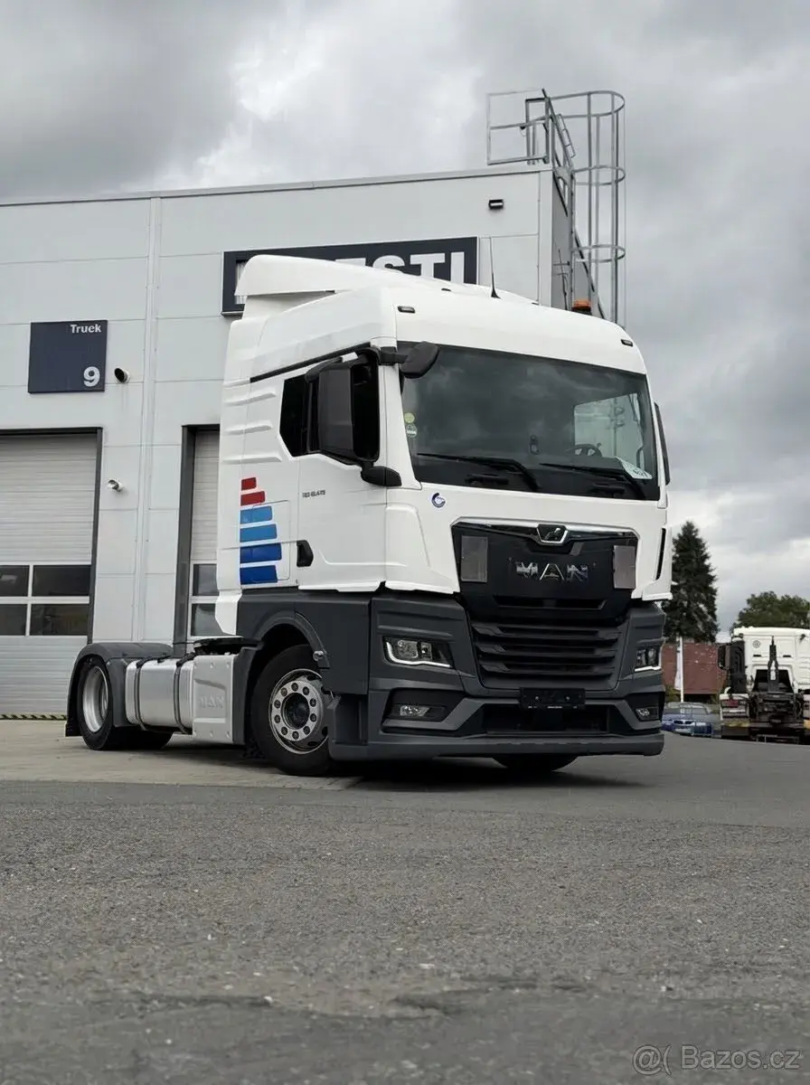 MAN TGX 18.470 low deck