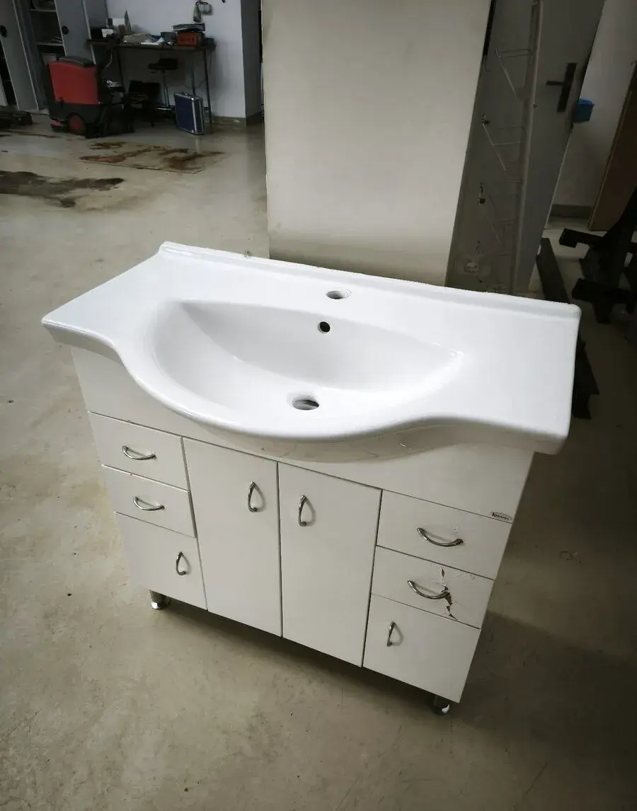 Koupelnová skříňka Keramia s umyvadlem (85 cm)
