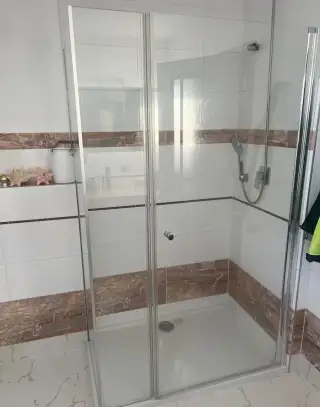 Sprchový kout