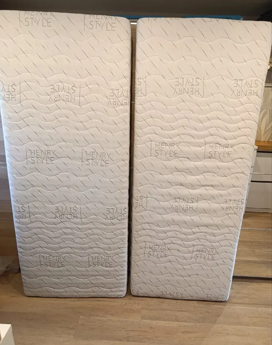 2 zánovní matrace 80x200.