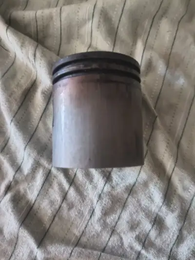 CZ 125 A pist