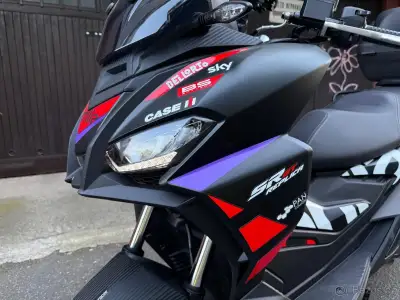 Aprilia SR GT 125 Replica – 1. majitel, 1 334 km, záruka