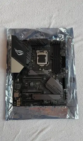 Asus strix z390-E patice LGA 1151